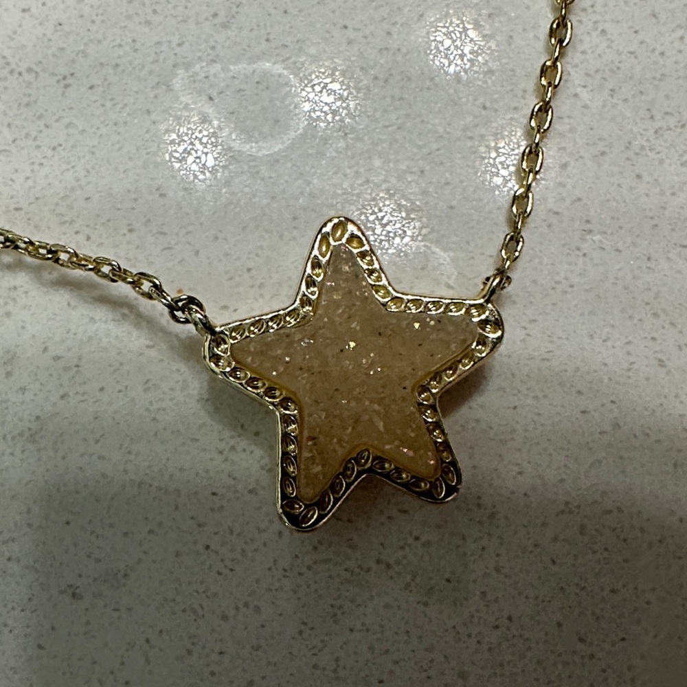 Kendra Scott Gold Star Pendant Necklace - Elegant Women's Jewelry - Picture 6 of 6